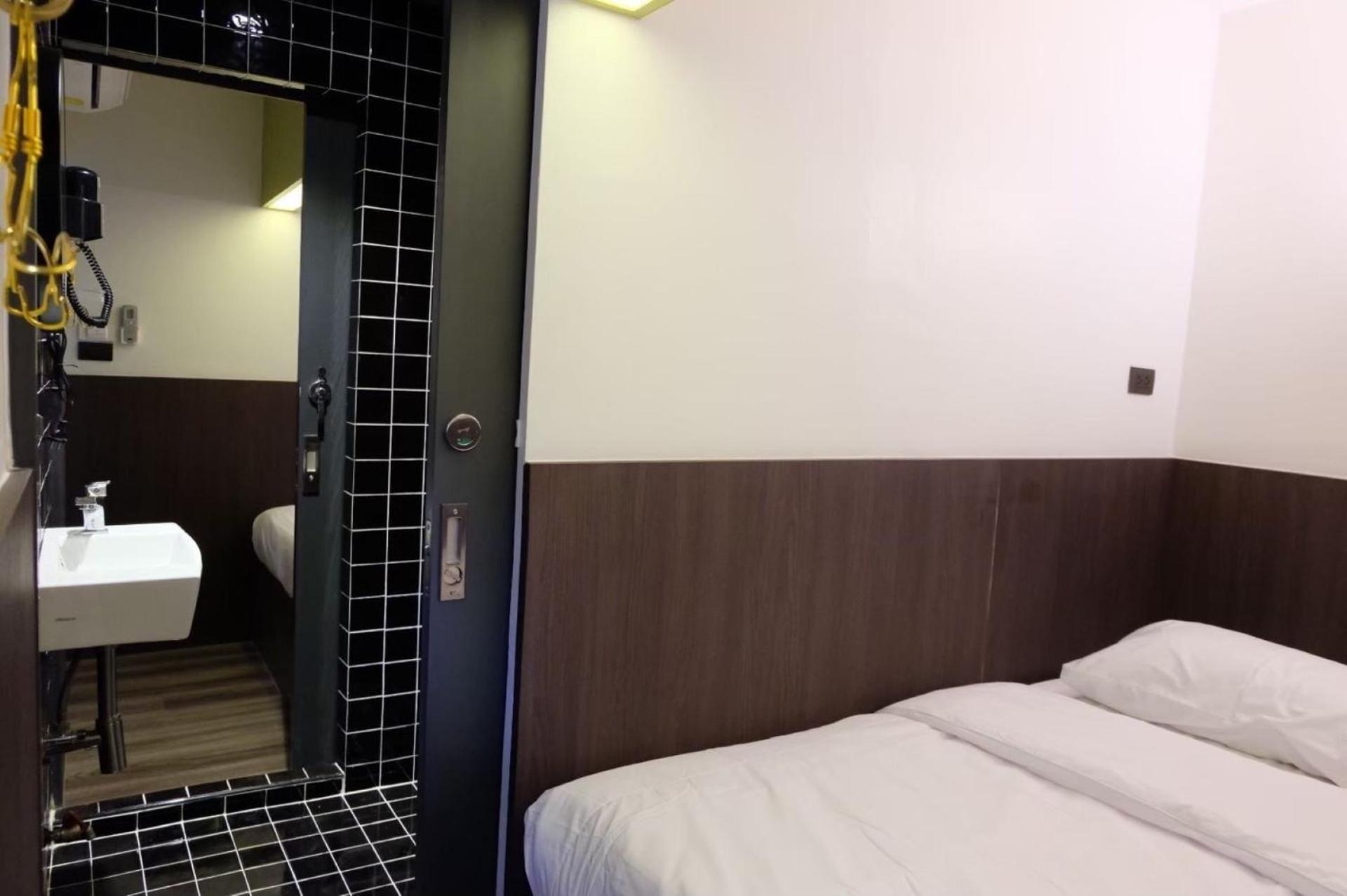 Four Sisters Homestay Bangkok Ngoại thất bức ảnh