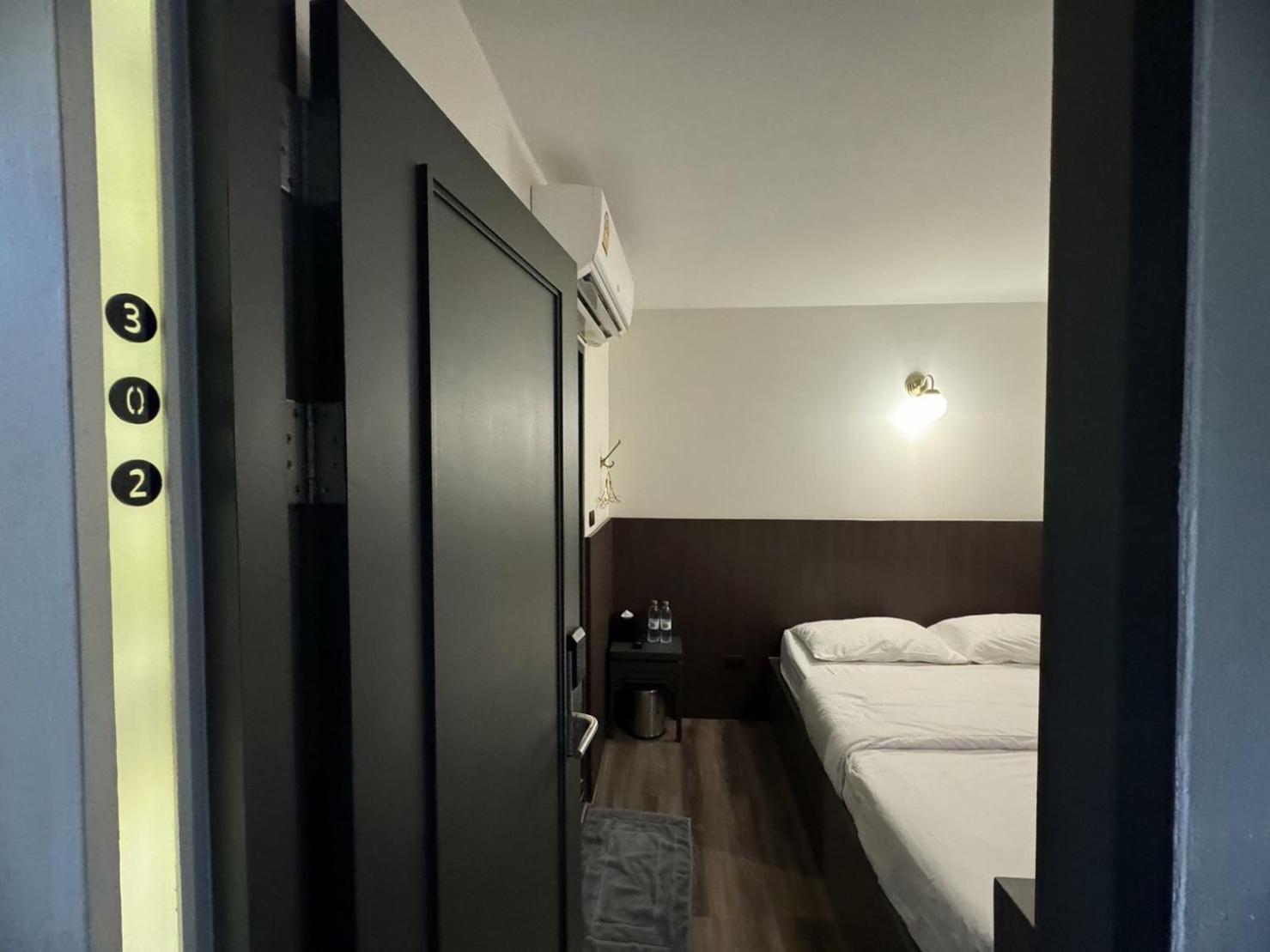 Four Sisters Homestay Bangkok Ngoại thất bức ảnh