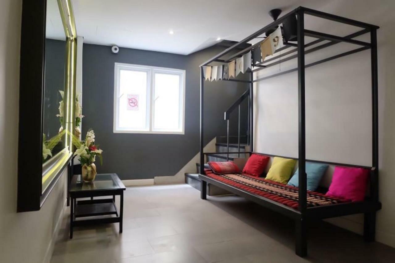 Four Sisters Homestay Bangkok Ngoại thất bức ảnh